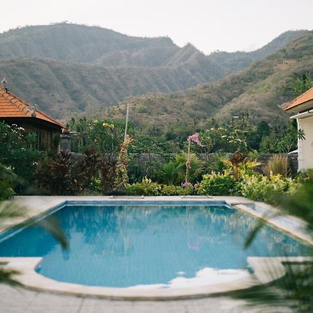 Damar Sanjaya Uttama Villa อาเม็ด ภายนอก รูปภาพ